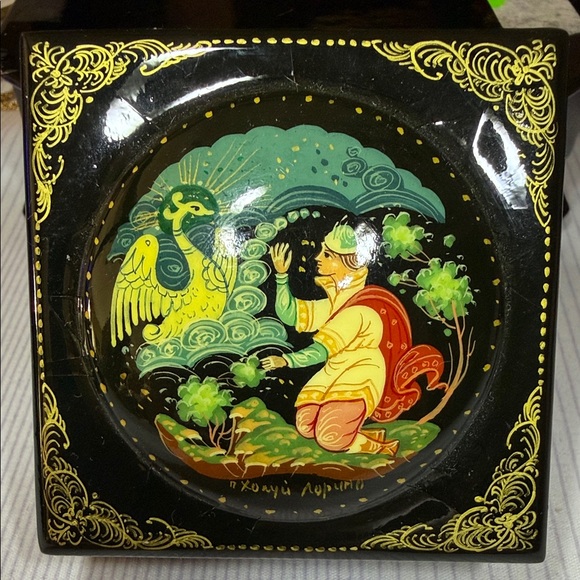 Estate Other - KHOLlUI Russian lacquer trinket box “Swan Maiden” 🐈‍⬛